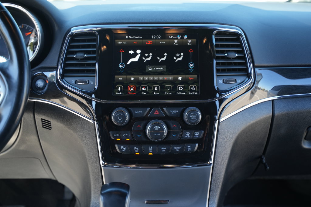Used 2021 Jeep Grand Cherokee Trailhawk w/ Trailhawk Luxury Group AWD/4WD image 32