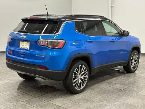 Used 2023 Jeep Compass Limited w/ Elite Group AWD/4WD image 2