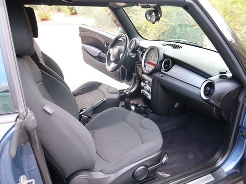 Used 2009 MINI Cooper Convertible FWD image 12