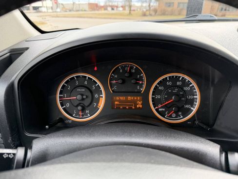 Used 2014 Nissan Titan SV image 13