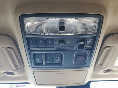 Used 2020 Toyota 4Runner Limited image 29