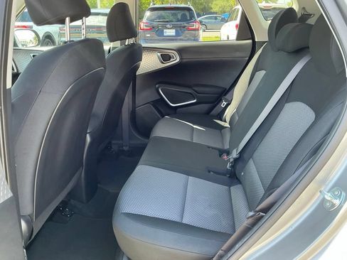 Used 2025 Kia Soul LX w/ LX Technology Package FWD image 26