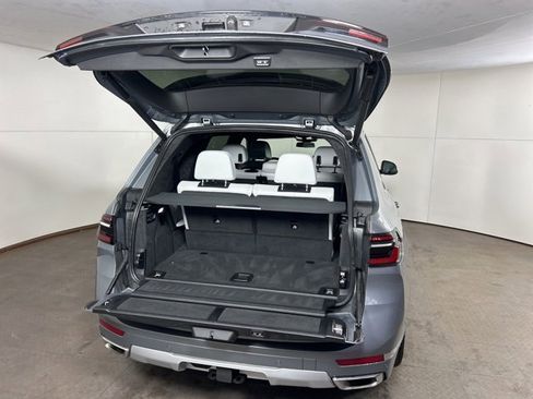 Used 2023 BMW X7 xDrive40i w/ Executive Package image 21