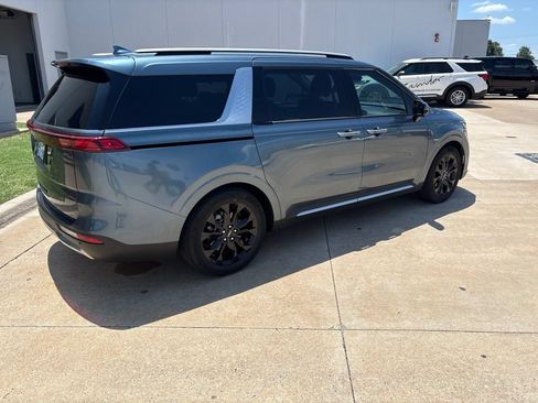 Used 2023 Kia Carnival SX FWD image 5