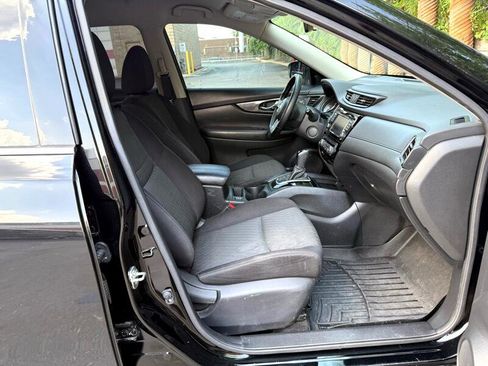 Used 2020 Nissan Rogue SV image 23