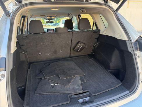 Used 2025 Nissan Rogue SV FWD image 33