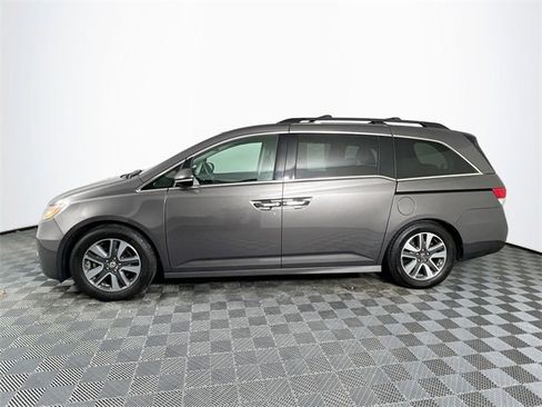 Used 2016 Honda Odyssey Touring Elite image 3