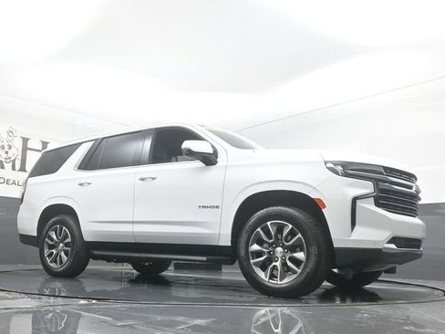 Used 2022 Chevrolet Tahoe LT w/ Luxury Package image 2