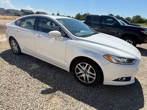 Used 2013 Ford Fusion SE FWD image 1