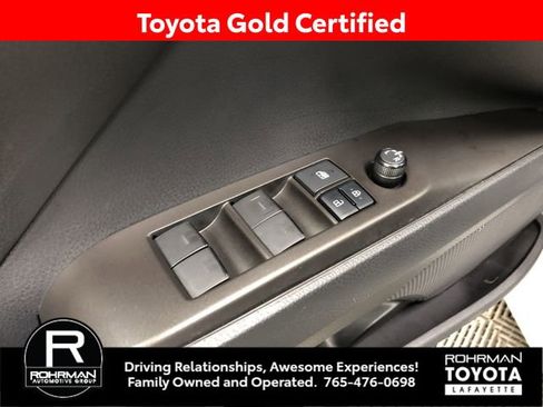 Certified 2022 Toyota Camry SE image 15