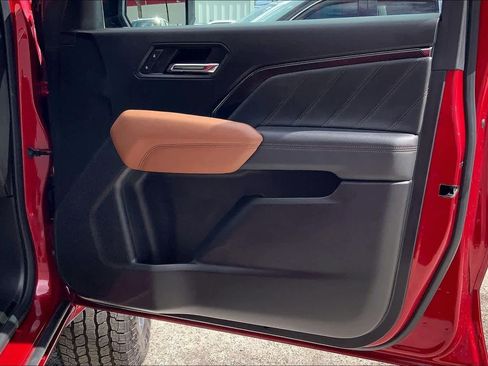 Used 2023 GMC Canyon AT4 w/ Canyon Safety Plus Package image 28