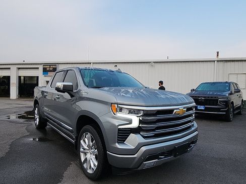 Used 2024 Chevrolet Silverado 1500 High Country w/ High Country Premium Package AWD/4WD image 7