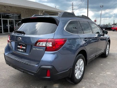 Used 2018 Subaru Outback 2.5i Premium AWD/4WD image 3