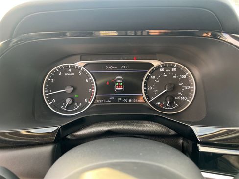 Used 2025 Nissan Pathfinder SV image 40