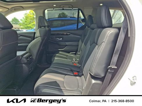 Used 2023 Honda Pilot Touring image 12