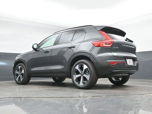 New 2026 Volvo XC40 B5 Plus w/ Protection Package Premier AWD/4WD image 43