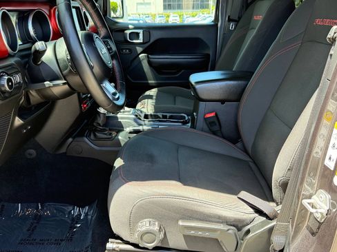 Used 2018 Jeep Wrangler Unlimited Rubicon AWD/4WD image 23