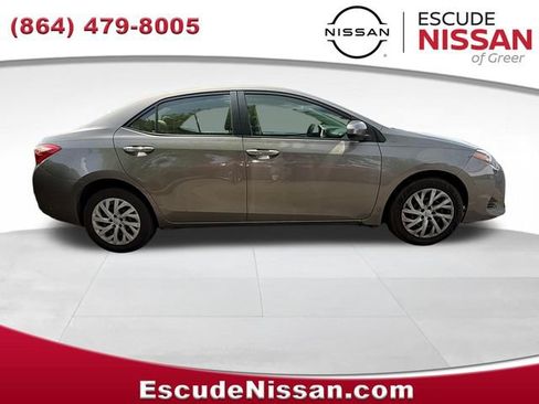 Used 2018 Toyota Corolla LE image 4