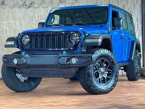 Used 2024 Jeep Wrangler Unlimited AWD/4WD image 2