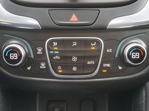 Used 2018 Chevrolet Equinox LT w/ Sun & Infotainment Package image 14