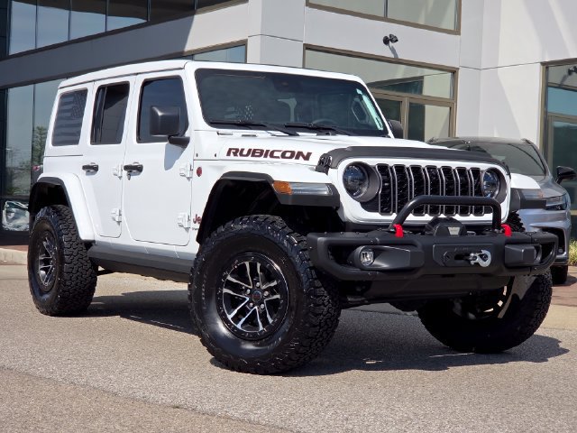 Used 2024 Jeep Wrangler Unlimited Rubicon AWD/4WD image 2
