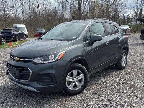 Used 2018 Chevrolet Trax LT w/ LT Convenience Package AWD/4WD image 1