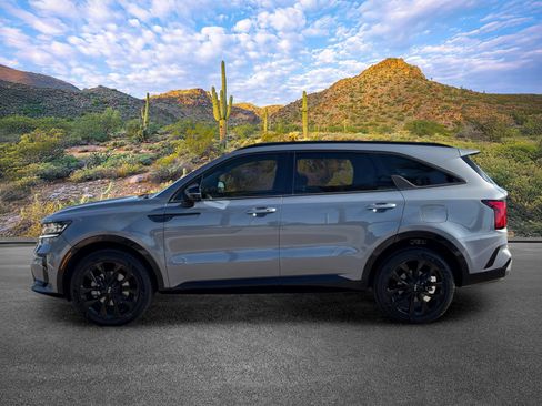 Used 2023 Kia Sorento SX AWD/4WD image 8