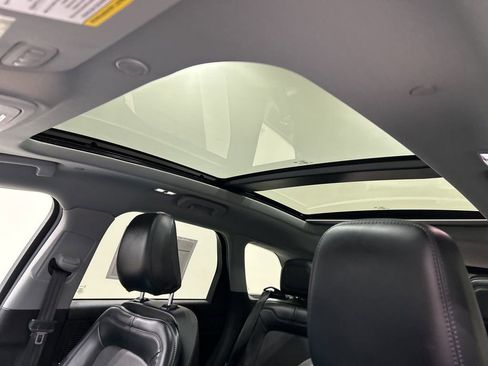 Certified 2022 Lincoln Corsair AWD w/ Premium Package image 24