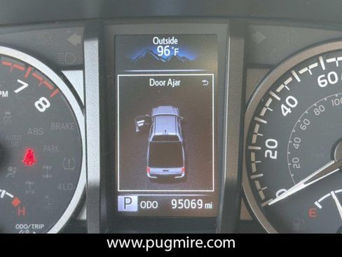 Used 2021 Toyota Tacoma TRD Off-Road w/ Technology Package AWD/4WD image 28