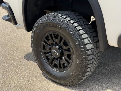 New 2026 Chevrolet Silverado 2500 ZR2 AWD/4WD image 15