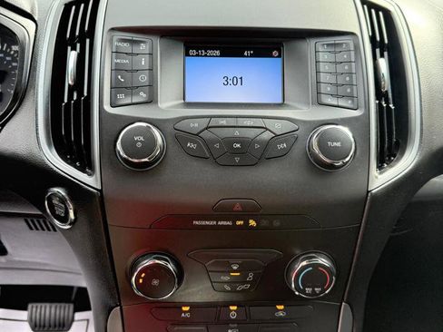 Used 2019 Ford Edge SE image 22