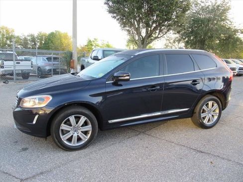 Used 2017 Volvo XC60 T5 Inscription image 4