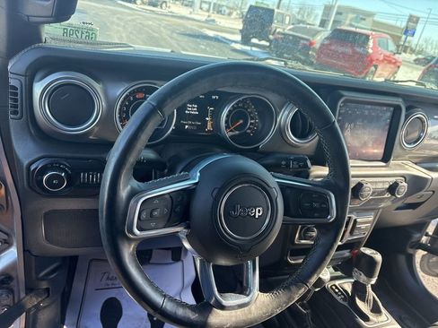 Used 2018 Jeep Wrangler Unlimited Sahara image 56