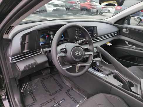 New 2026 Hyundai Elantra SE FWD image 18