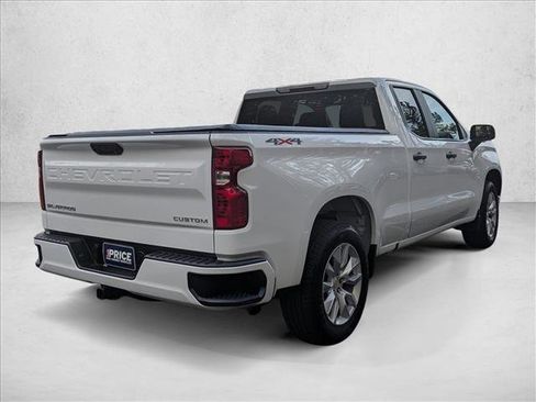 Used 2024 Chevrolet Silverado 1500 Custom image 5