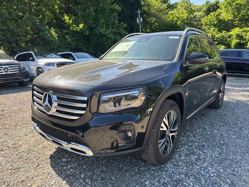 New 2025 Mercedes-Benz GLB 250 4MATIC image 3