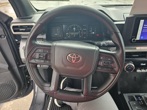 Certified 2025 Toyota Tacoma SR5 image 18