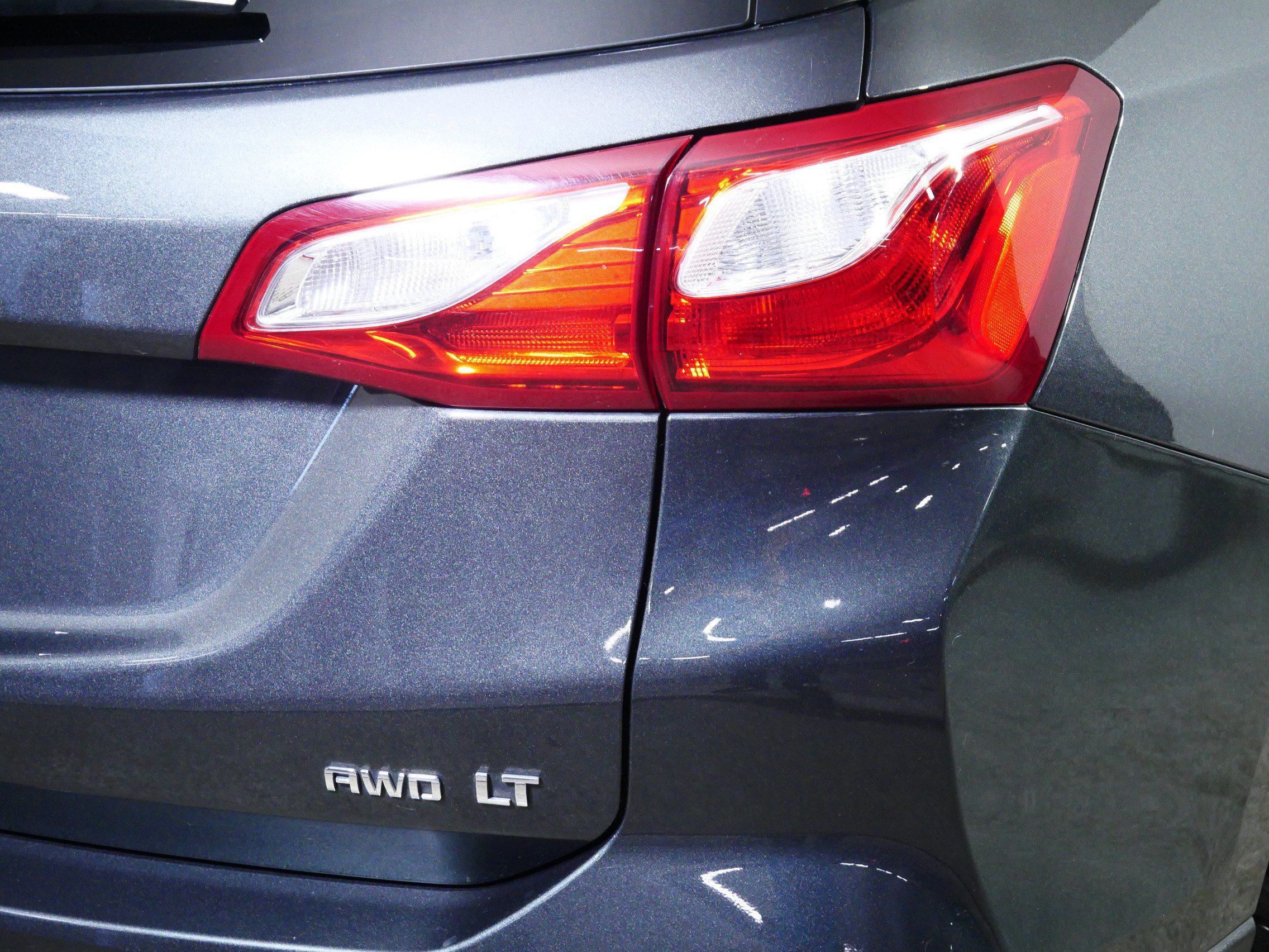 Used 2018 Chevrolet Equinox LT w/ LPO, Floor Liner Package AWD/4WD image 17
