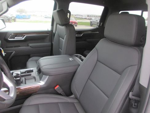 New 2026 GMC Sierra 1500 Elevation w/ Elevation Premium Package AWD/4WD image 16