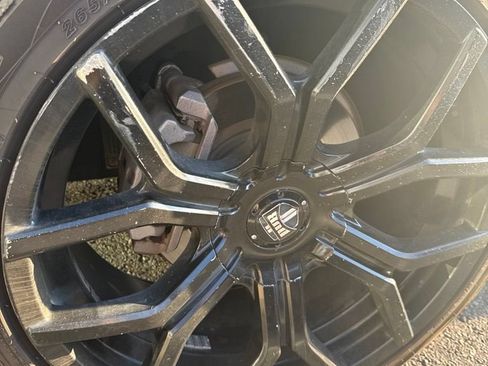 Used 2019 Chevrolet Blazer LT FWD image 2