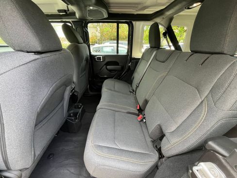 Used 2025 Jeep Wrangler Unlimited Sport AWD/4WD image 24
