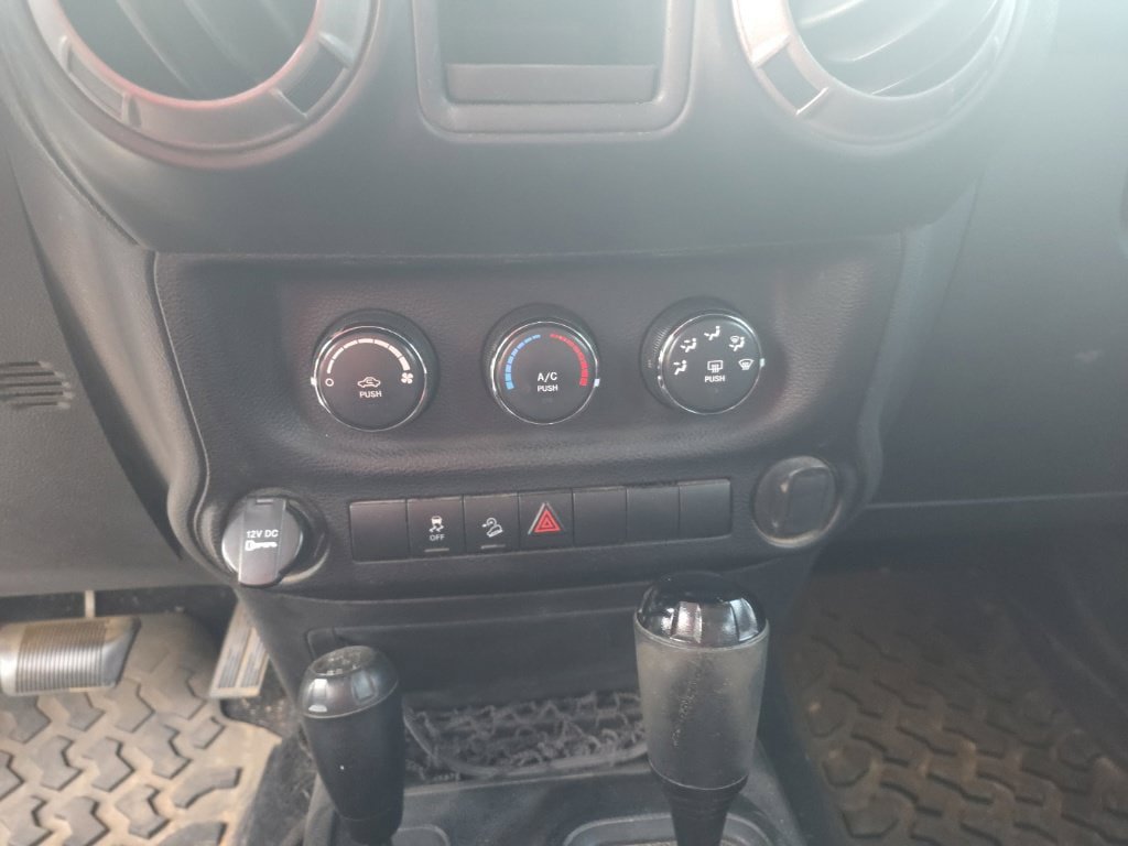 Used 2013 Jeep Wrangler Unlimited Sport AWD/4WD image 16