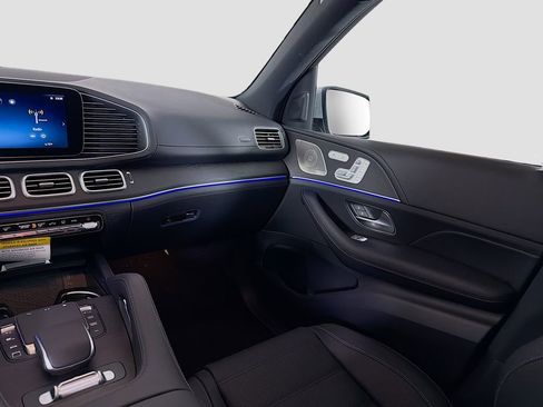 New 2026 Mercedes-Benz GLS 580 4MATIC image 27