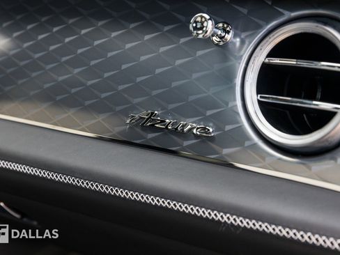 Used 2023 Bentley Bentayga image 41