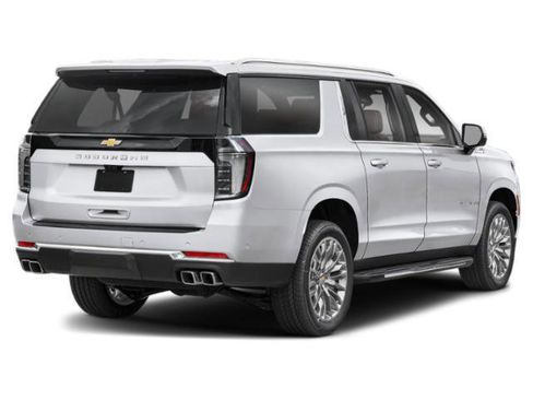 Used 2025 Chevrolet Suburban High Country AWD/4WD image 2