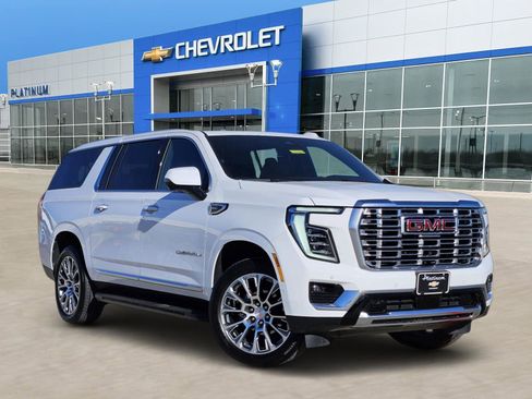 Used 2025 GMC Yukon XL Denali image 1