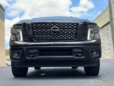 Used 2018 Nissan Titan SV w/ SV Convenience Package AWD/4WD image 38