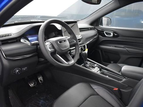 New 2026 Jeep Compass Latitude image 12