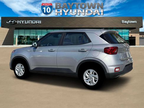 New 2026 Hyundai Venue SE image 4