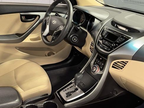 Used 2013 Hyundai Elantra GLS w/ Preferred Pkg image 11